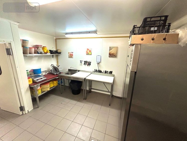 Fonds et murs commerciaux a vendre Coudekerque-Branche 59210 Nord 220 m2  395000 euros