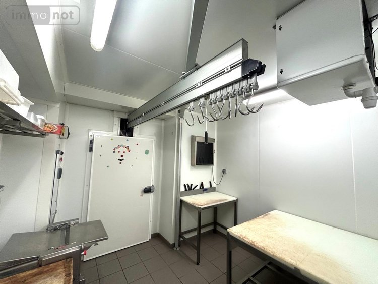 Fonds et murs commerciaux a vendre Coudekerque-Branche 59210 Nord 220 m2  188500 euros