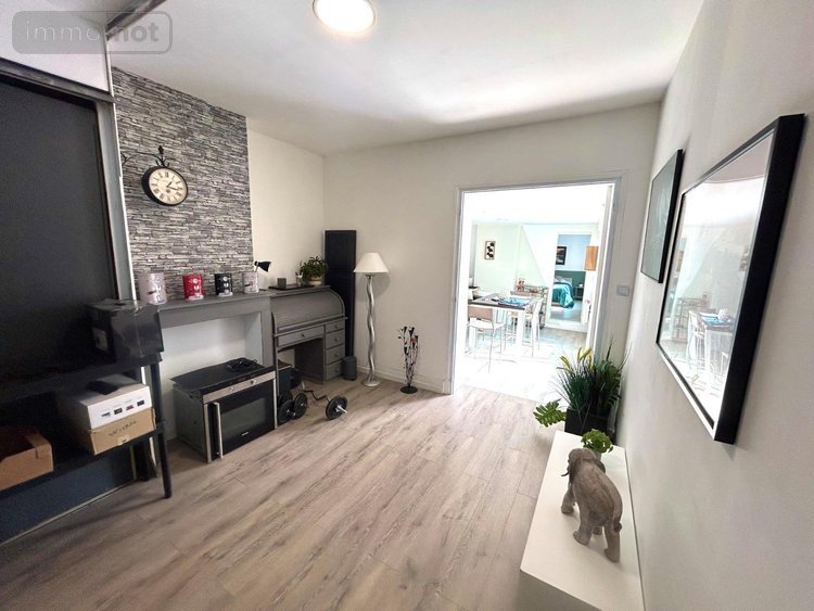 Fonds et murs commerciaux a vendre Coudekerque-Branche 59210 Nord 220 m2  395000 euros