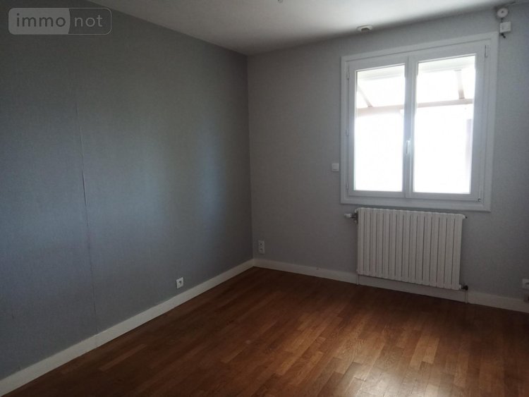 Location maison Saint-Aubin-des-Landes 35500 Ille-et-Vilaine 75 m2 4 pièces 750 euros