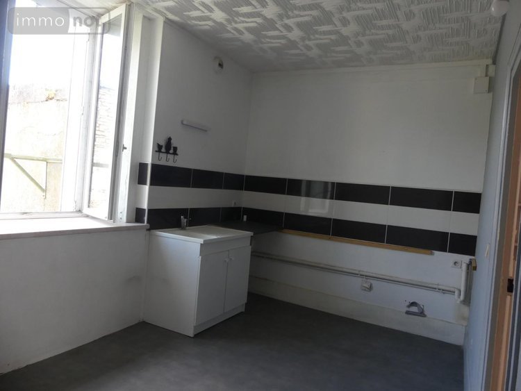 Immeuble a vendre Puiseaux 45390 Loiret 225 m2  126600 euros