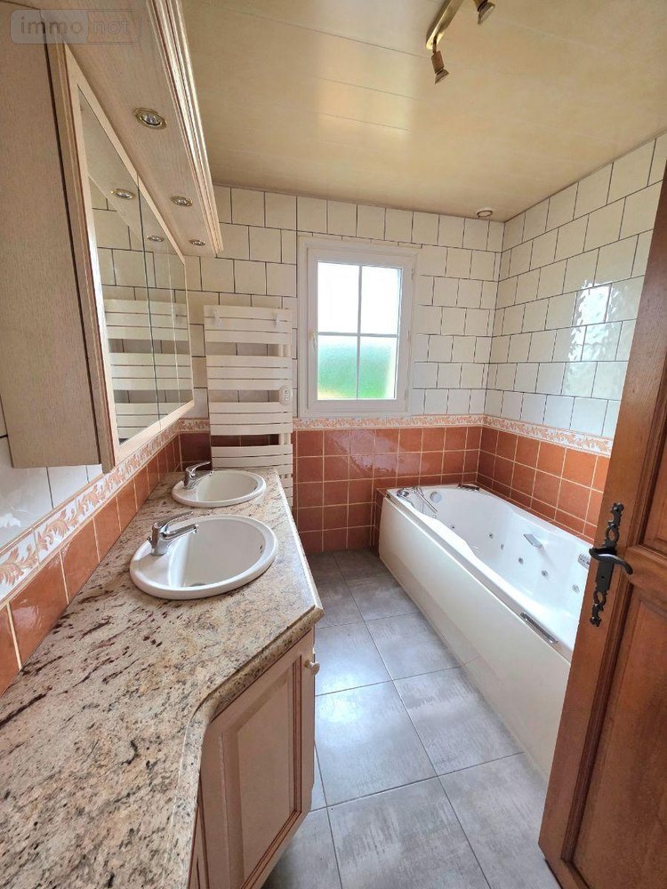 Maison a vendre Loir en Vallée 72340 Sarthe 190 m2 8 pièces 204750 euros