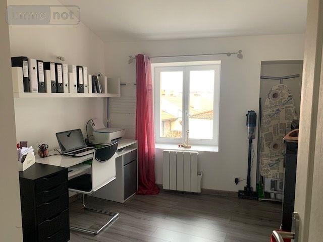 Location appartement Saint-Laurent-sur-Saône 01750 Ain 58 m2 3 pièces 650 euros