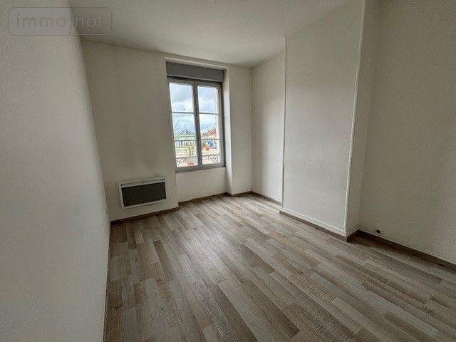 Location appartement Saint-Amand-Montrond 18200 Cher 81 m2 4 pièces 580 euros