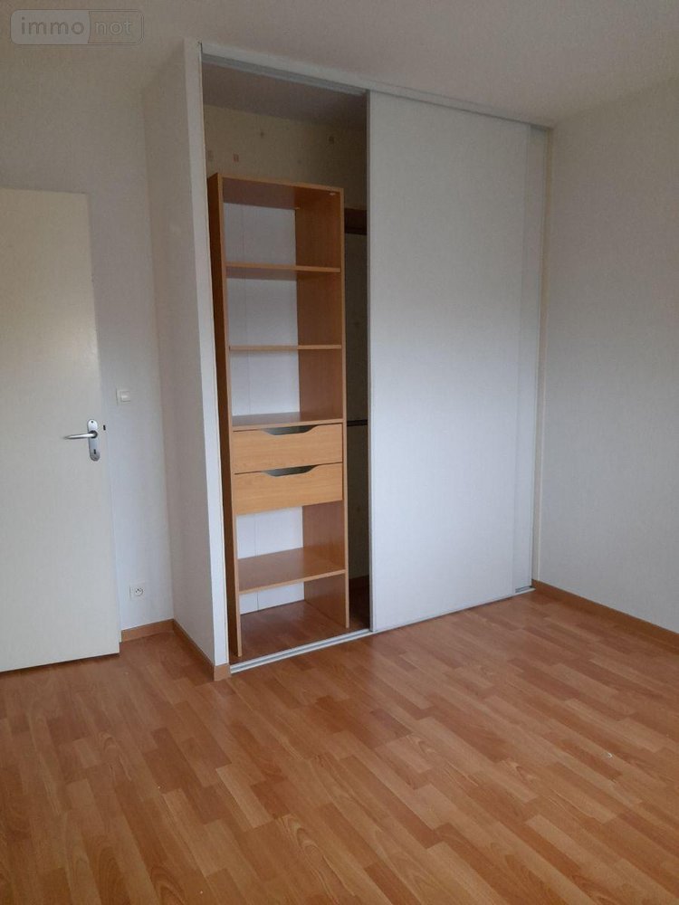 Location appartement Rennes 35000 Ille-et-Vilaine 47 m2 2 pièces 660 euros