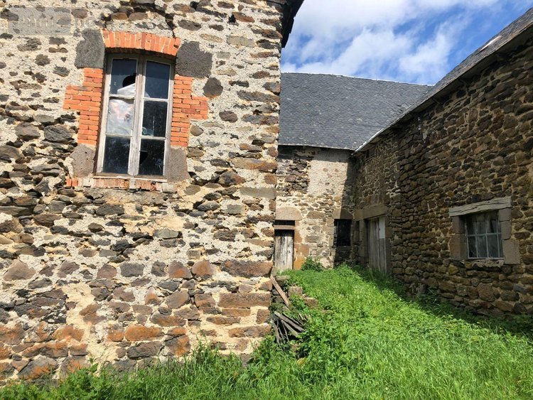 Maison a vendre Peyrusse 15170 Cantal  28000 euros