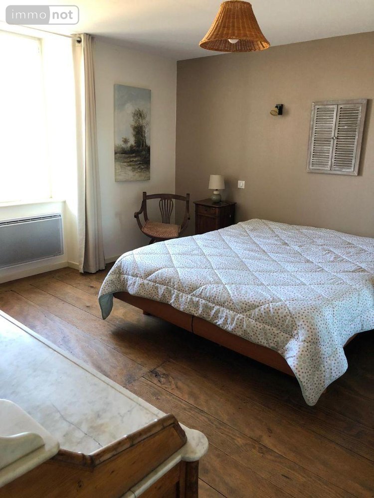 Immeuble a vendre Saint-Bonnet-de-Salers 15140 Cantal  127200 euros