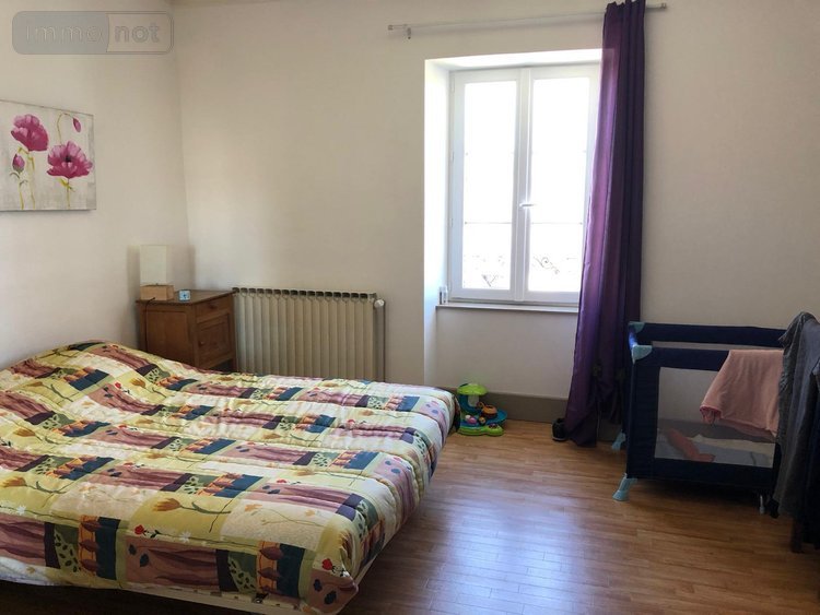 Immeuble a vendre Saint-Bonnet-de-Salers 15140 Cantal  127200 euros