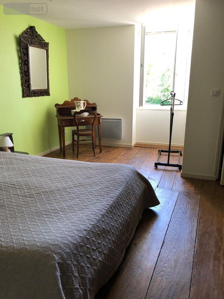 Immeuble a vendre Saint-Bonnet-de-Salers 15140 Cantal  127200 euros