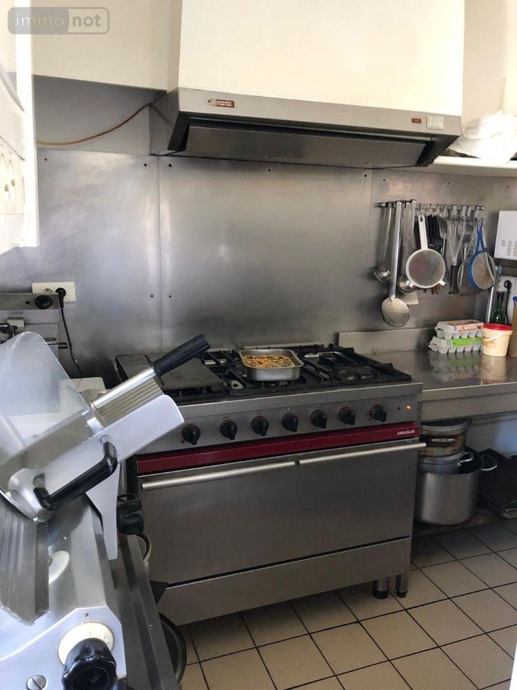 Immeuble a vendre Saint-Bonnet-de-Salers 15140 Cantal  127200 euros