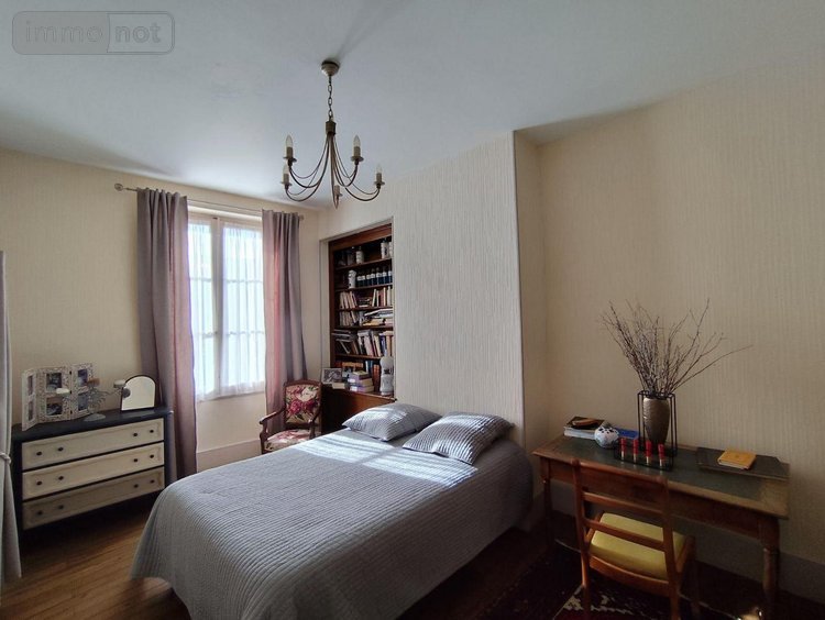 Maison a vendre Saint-Amand-Montrond 18200 Cher 207 m2 6 pièces 324400 euros