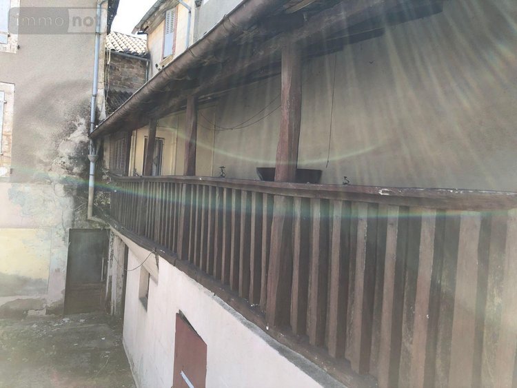Immeuble a vendre Lacapelle-Marival 46120 Lot 146 m2  19000 euros