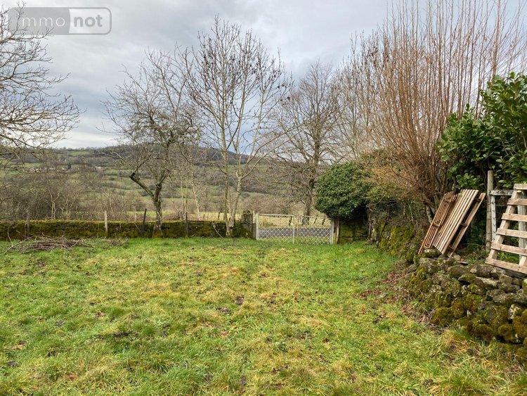 Bien agricole a vendre Drugeac 15140 Cantal  42400 euros