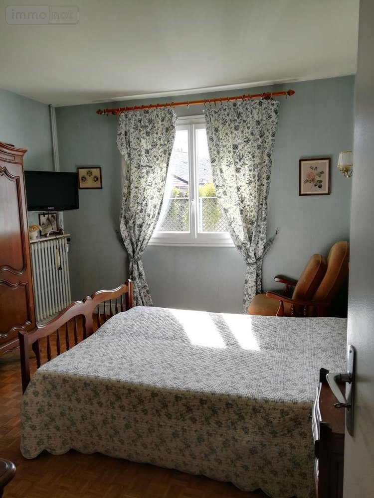 Maison a vendre Vic-sur-Cère 15800 Cantal 160 m2 7 pièces 143100 euros