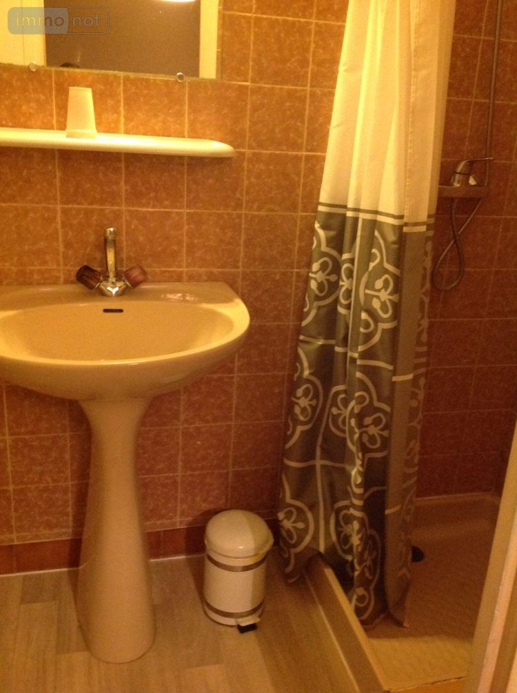 Fonds et murs commerciaux a vendre Saint-Gaultier 36800 Indre  116600 euros