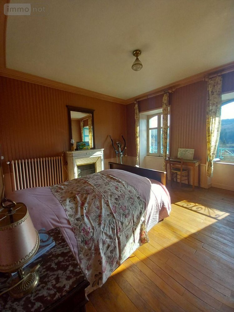 Maison a vendre Chavagnac 15300 Cantal 196 m2 10 pièces 154000 euros