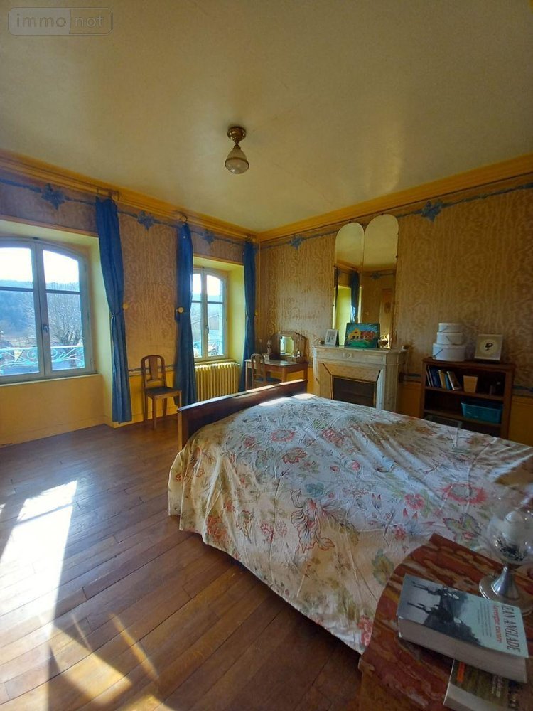 Maison a vendre Chavagnac 15300 Cantal 196 m2 10 pièces 154000 euros