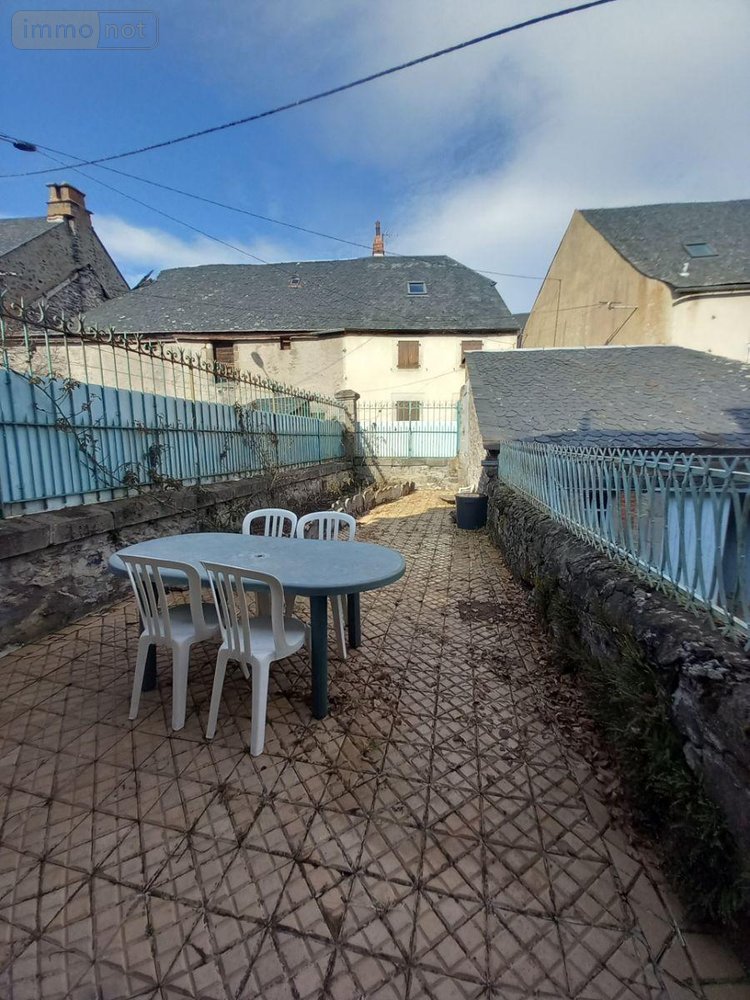 Maison a vendre Chavagnac 15300 Cantal 196 m2 10 pièces 154000 euros