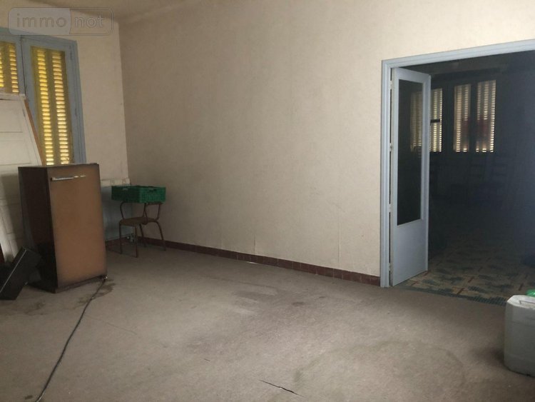 Immeuble a vendre Lacapelle-Marival 46120 Lot 700 m2  166800 euros