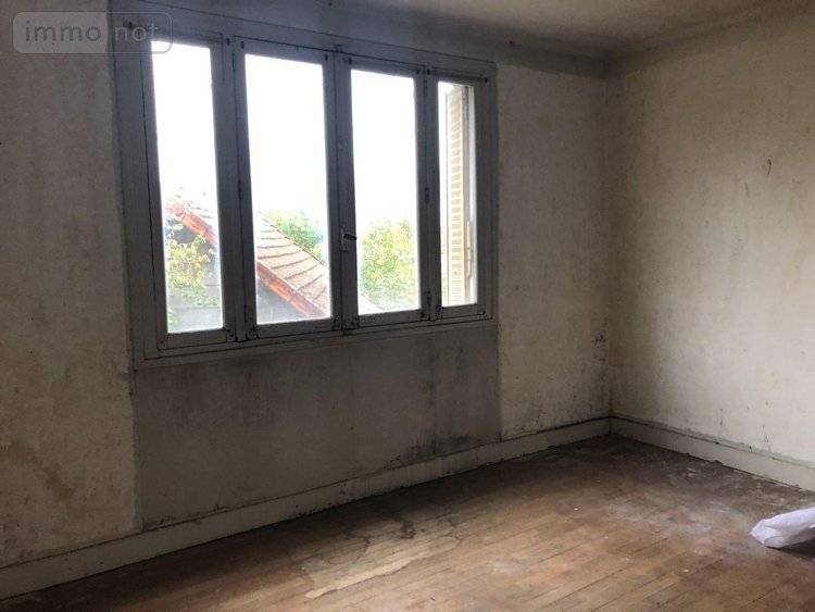 Immeuble a vendre Lacapelle-Marival 46120 Lot 700 m2  166800 euros
