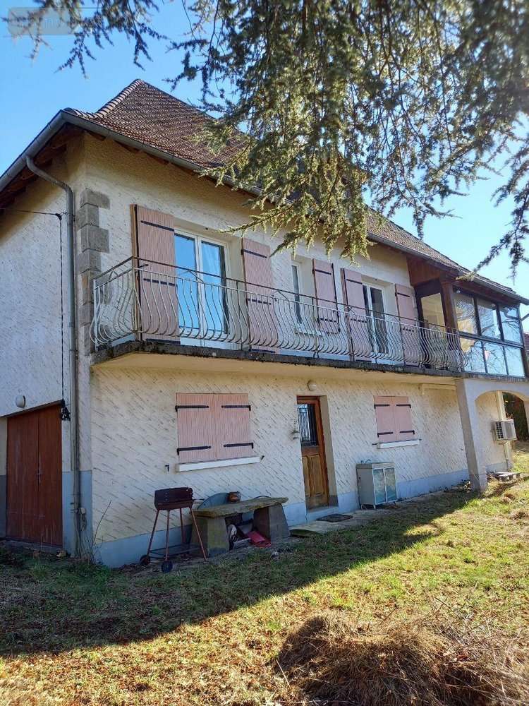 Maison a vendre Naucelles 15250 Cantal 230 m2 9 pièces 284400 euros