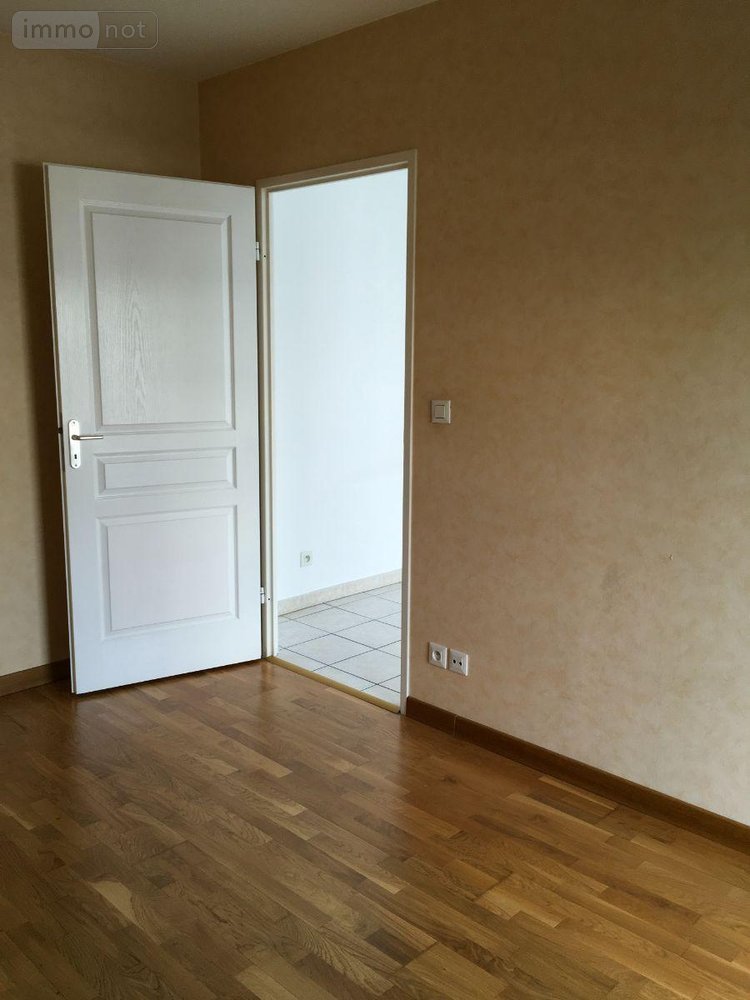 Location appartement Reims 51100 Marne 47 m2 2 pièces 627 euros