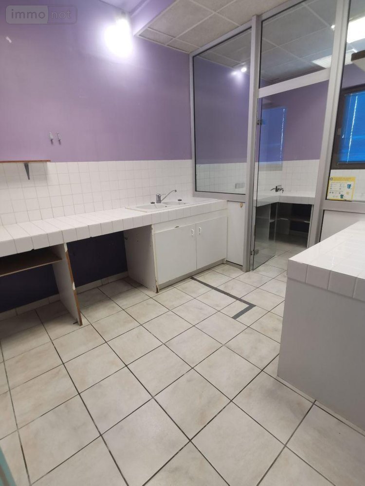 Fonds et murs commerciaux a vendre Guerlesquin 29650 Finistère 118 m2  79000 euros