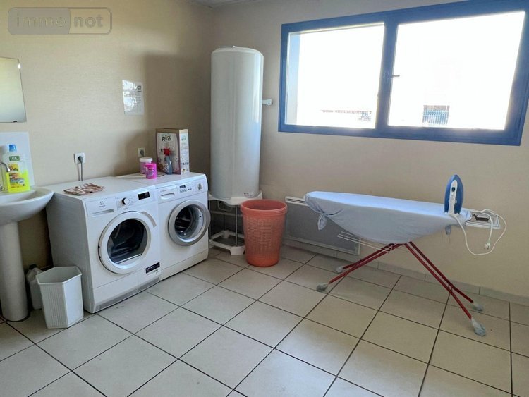 Fonds et murs commerciaux a vendre Le Molay-Littry 14330 Calvados 554 m2  519400 euros