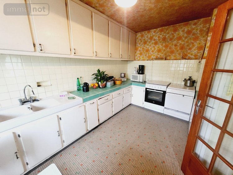 Maison a vendre Ussel 19200 Corrèze 242 m2 12 pièces 115500 euros