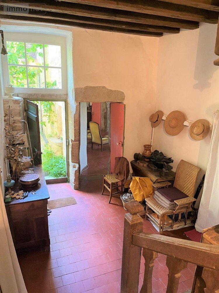 Viager propriete Vézelay 89450 Yonne 292 m2  123400 euros