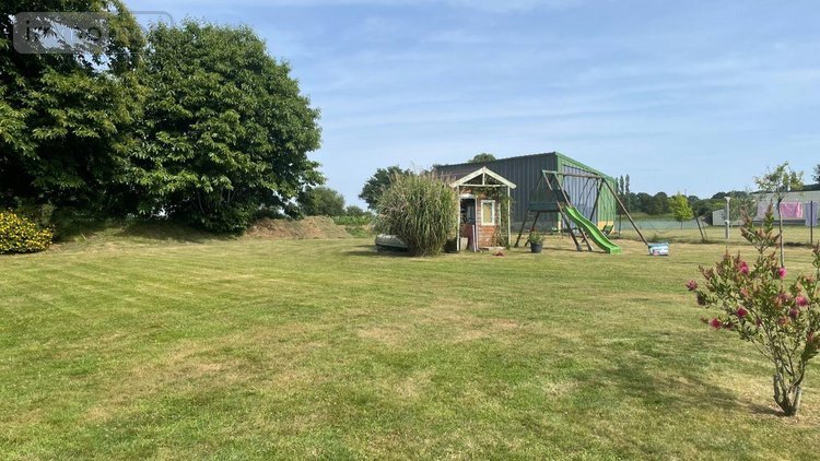 Maison a vendre Saint-Hernin 29270 Finistère 147 m2 6 pièces 266475 euros