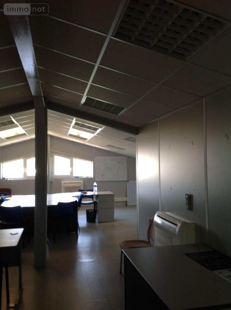 Fonds et murs commerciaux a vendre Argenton-sur-Creuse 36200 Indre  318000 euros