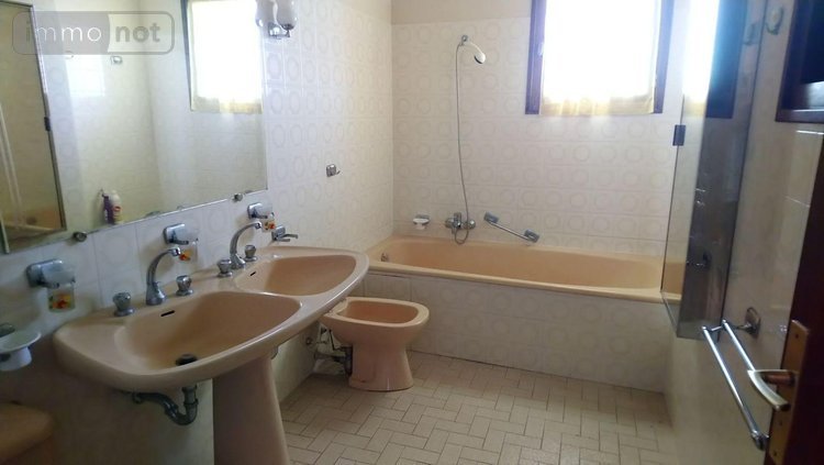 Maison a vendre Valensole 04210 Alpes-de-Haute-Provence 244 m2 7 pièces 293800 euros