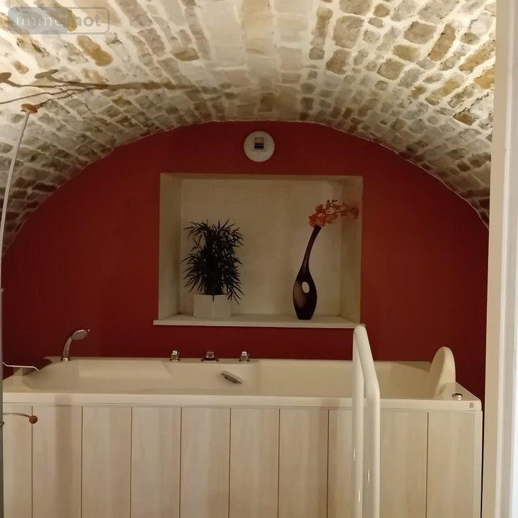 Fonds et murs commerciaux a vendre Wassy 52130 Haute-Marne  126960 euros