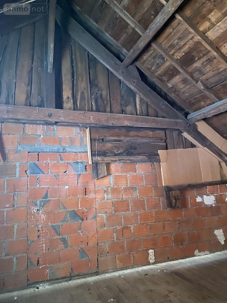 Garage et parking a vendre Mauriac 15200 Cantal 140 m2  68900 euros