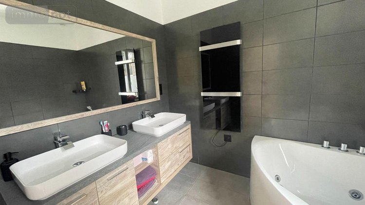 Maison a vendre Carhaix-Plouguer 29270 Finistère 170 m2 5 pièces 245575 euros