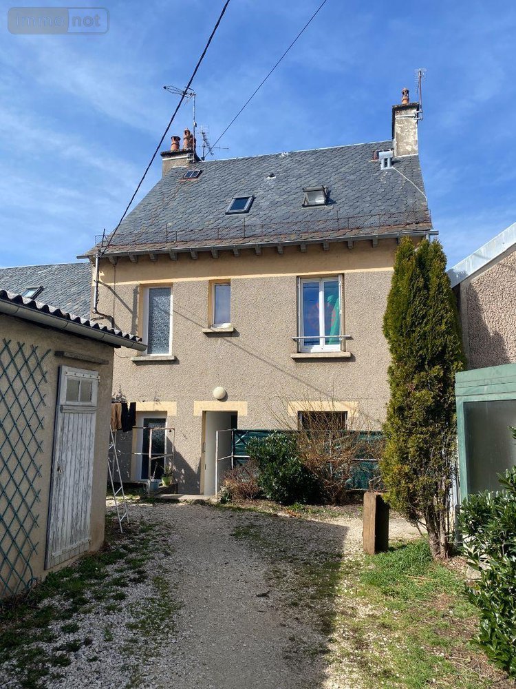 Immeuble a vendre Mauriac 15200 Cantal  190800 euros