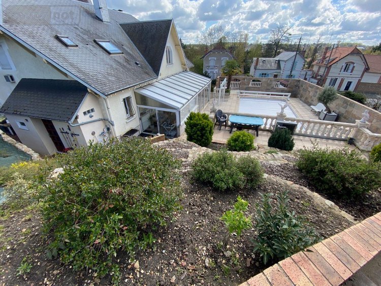 Maison a vendre Vierzon 18100 Cher 260 m2 7 pièces 252960 euros