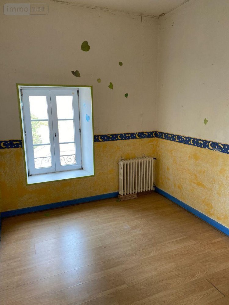 Immeuble a vendre Coray 29370 Finistère 350 m2  106000 euros