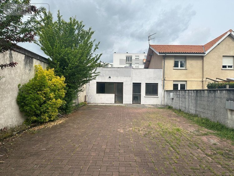 Location fonds et murs commerciaux Pessac 33600 Gironde 242 m2  960 euros