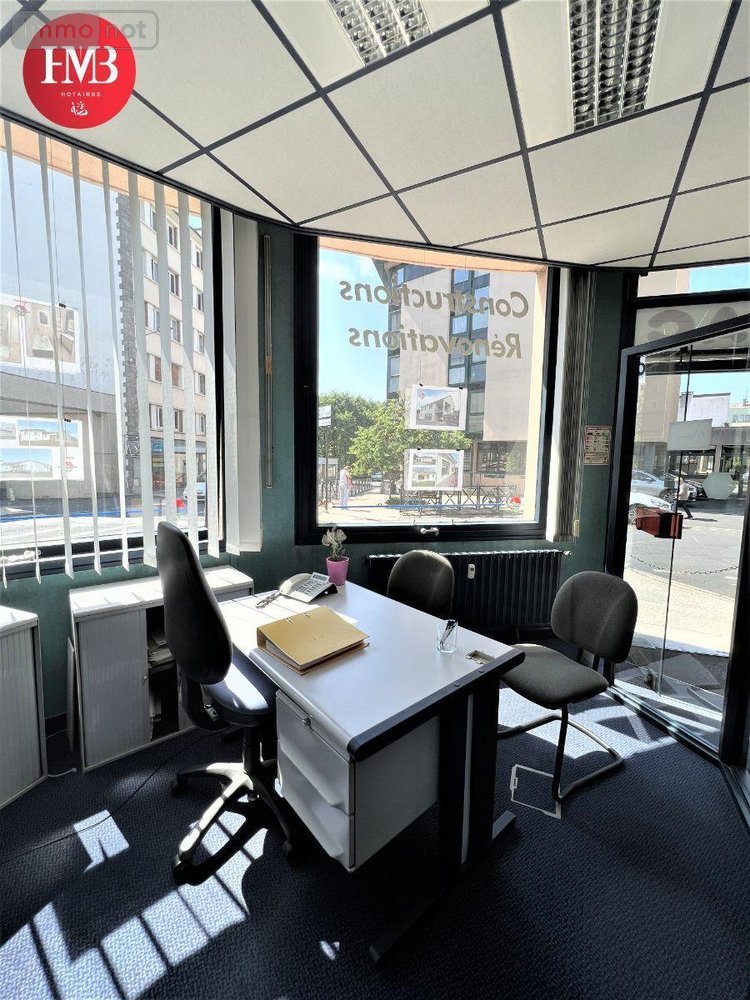 Fonds et murs commerciaux a vendre Aurillac 15000 Cantal 70 m2  73500 euros