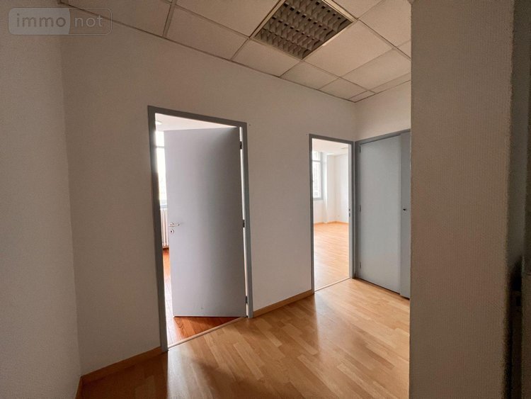 Fonds et murs commerciaux a vendre Le Bouscat 33110 Gironde 204 m2  682500 euros