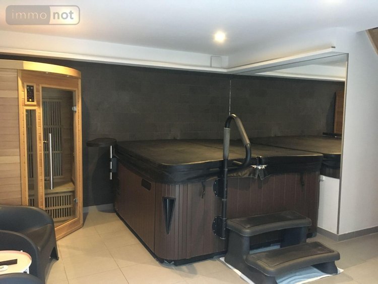 Immeuble a vendre Bergues 59380 Nord 148 m2  275600 euros