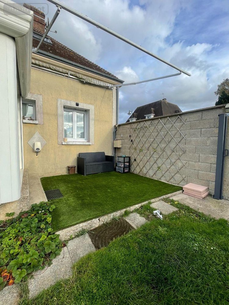 Location maison Beaumont-les-Autels 28480 Eure-et-Loir 170 m2  800 euros