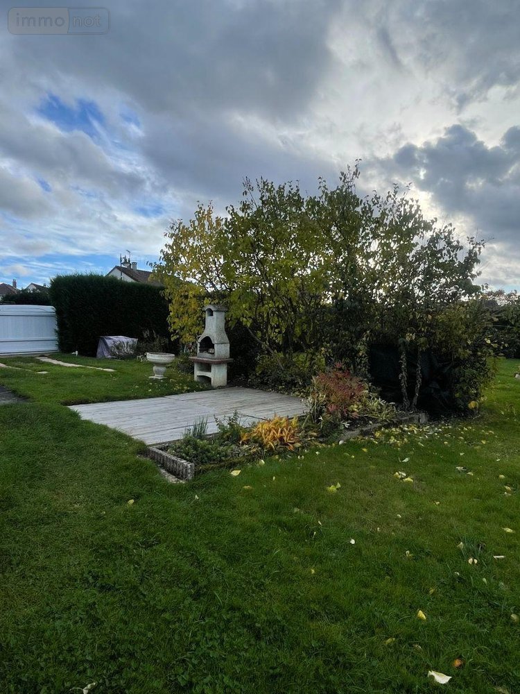 Location maison Beaumont-les-Autels 28480 Eure-et-Loir 170 m2  800 euros