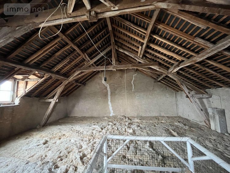 Immeuble a vendre Saint-Gaultier 36800 Indre 165 m2  107200 euros