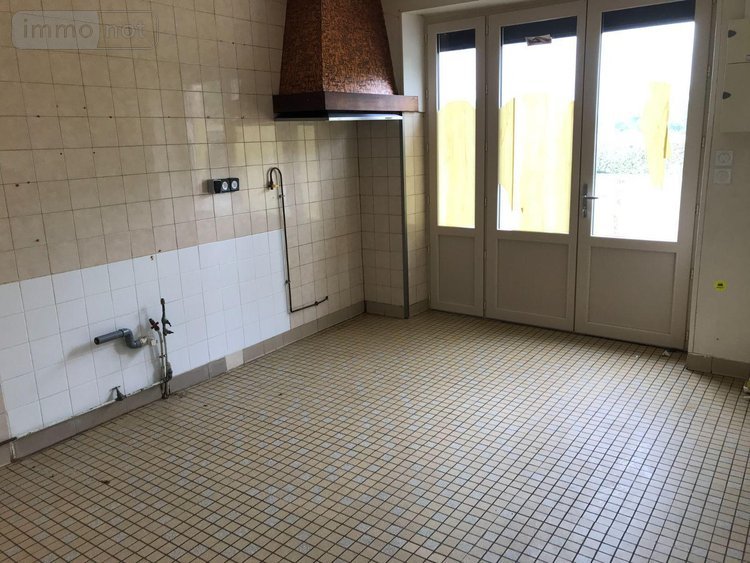 Fonds et murs commerciaux a vendre Terrehault 72110 Sarthe 176 m2  126600 euros