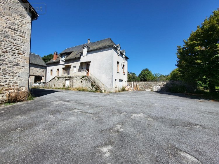 Immeuble a vendre Meymac 19250 Corrèze 180 m2  79500 euros