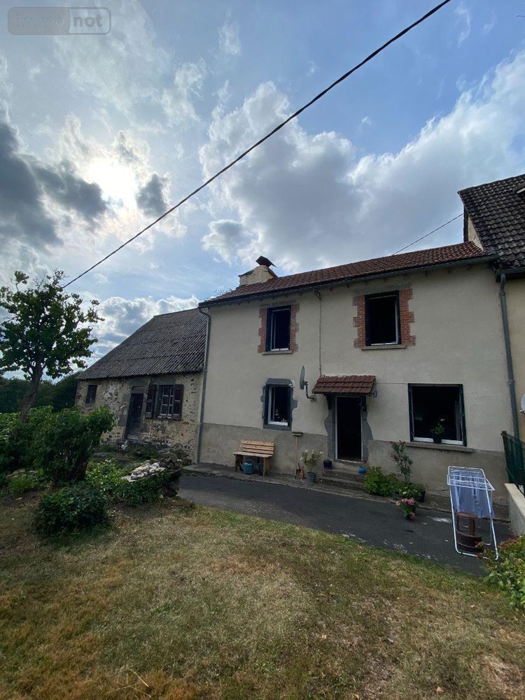 Maison a vendre Chalvignac 15200 Cantal 70 m2  82680 euros
