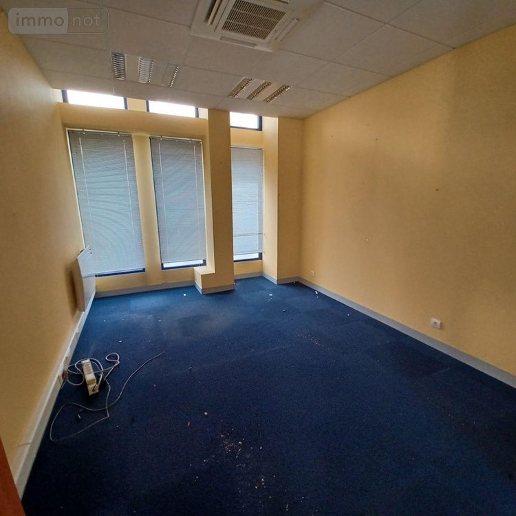 Fonds et murs commerciaux a vendre Saint-Pol-de-Léon 29250 Finistère 116 m2  157500 euros